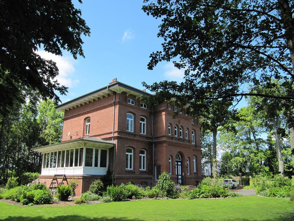 Haus Im Park Apartment Wesselburen Bagian luar foto