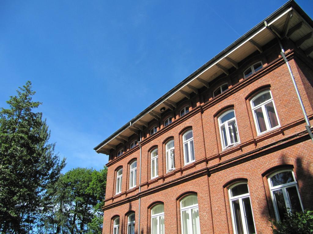 Haus Im Park Apartment Wesselburen Bagian luar foto
