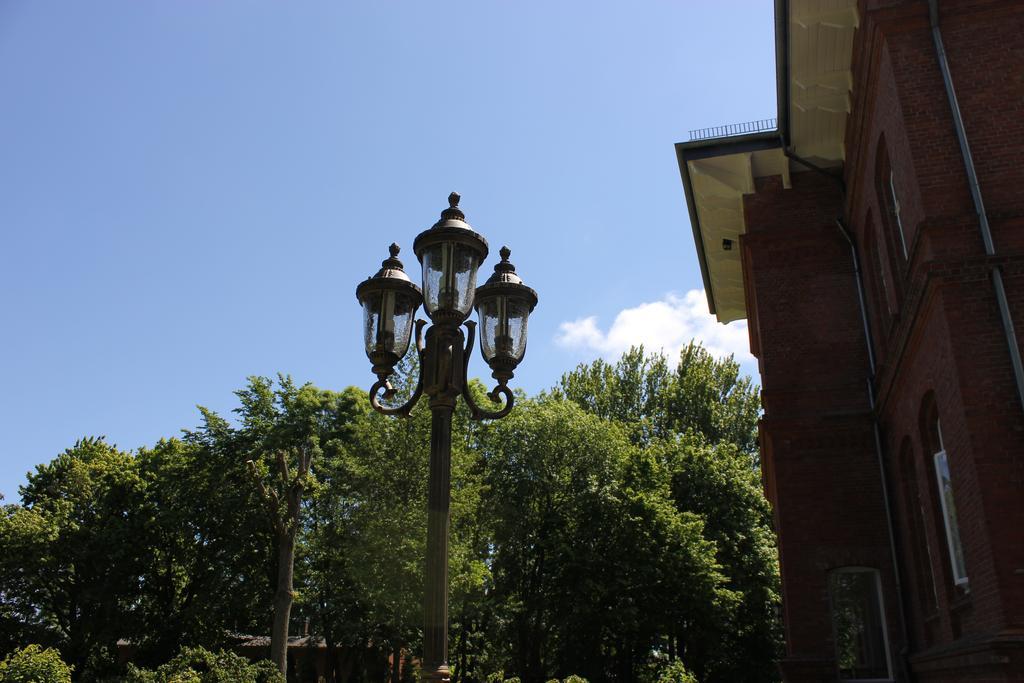 Haus Im Park Apartment Wesselburen Bagian luar foto