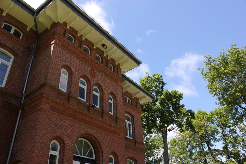 Haus Im Park Apartment Wesselburen Bagian luar foto