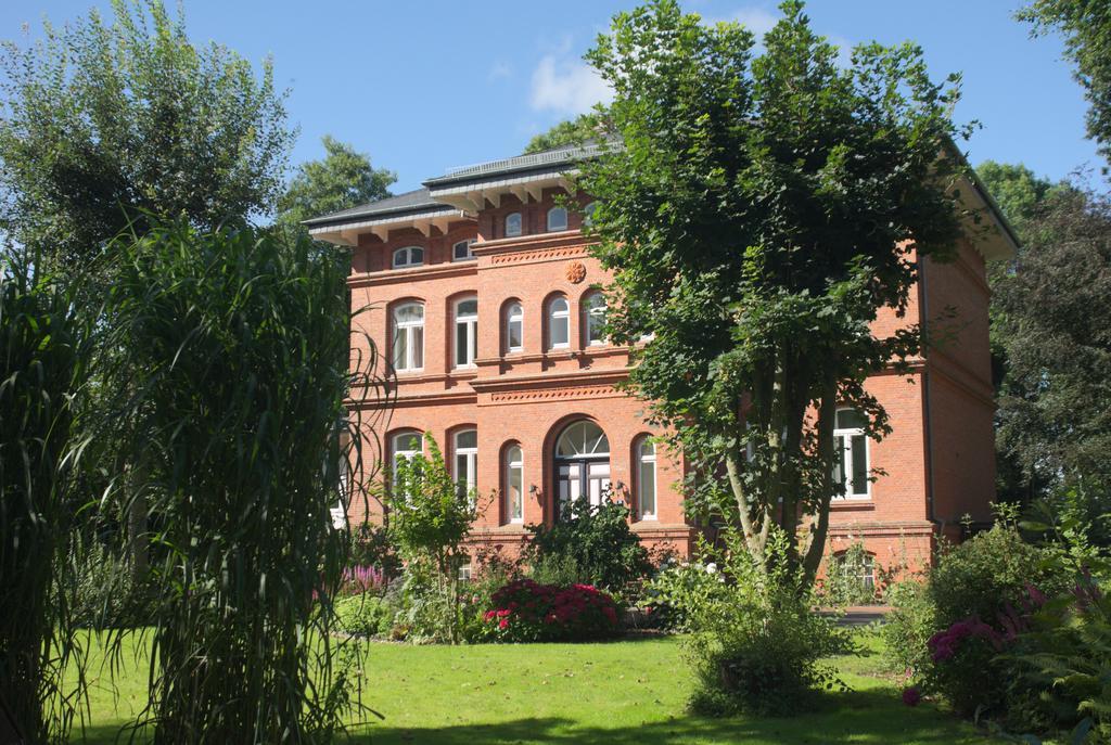 Haus Im Park Apartment Wesselburen Bagian luar foto