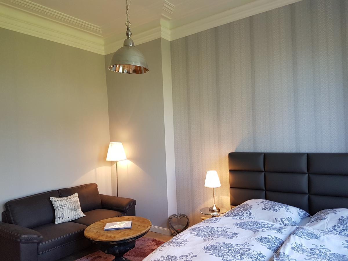 Haus Im Park Apartment Wesselburen Bagian luar foto